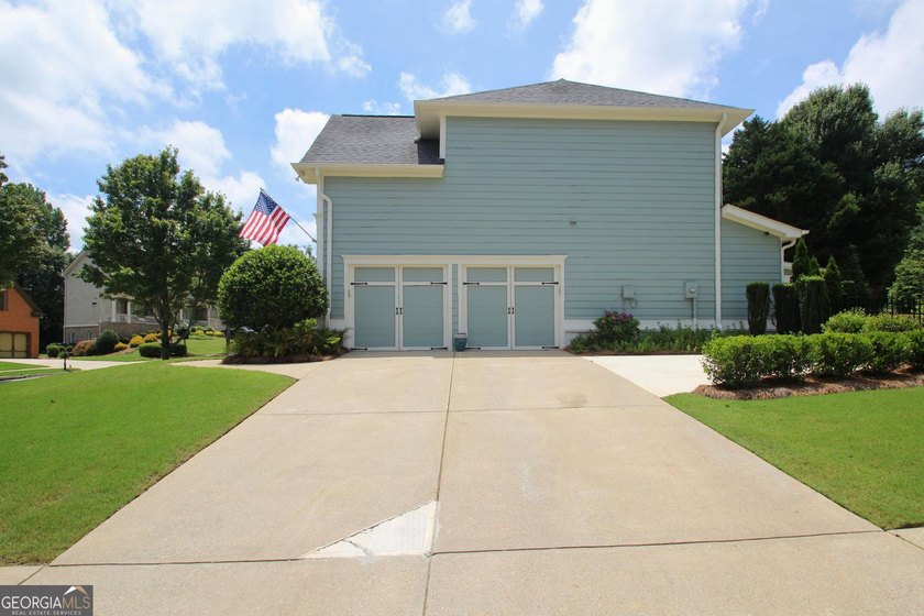 Watch the Live-Action HD Walk-through Video Tour! Step into your - photo 14