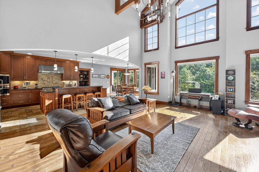 Stunning 4,700sqft custom Craftsman home on a prime .58-acre lot - photo 14