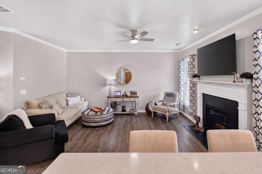 Watch the Live-Action HD Walk-through Video Tour! Step into your - photo 41
