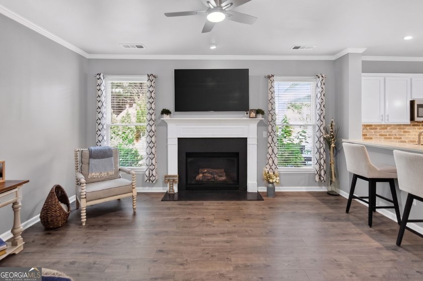 Watch the Live-Action HD Walk-through Video Tour! Step into your - photo 42
