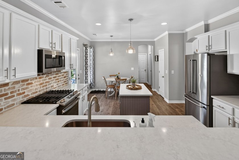 Watch the Live-Action HD Walk-through Video Tour! Step into your - photo 46