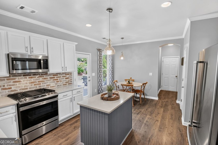 Watch the Live-Action HD Walk-through Video Tour! Step into your - photo 48