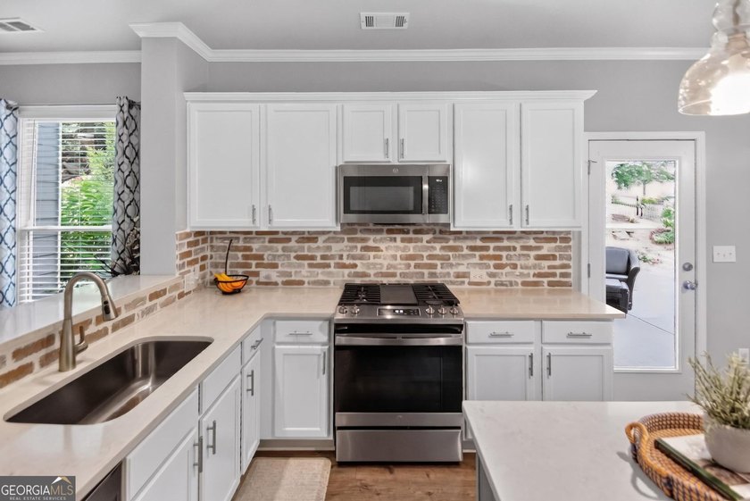 Watch the Live-Action HD Walk-through Video Tour! Step into your - photo 49