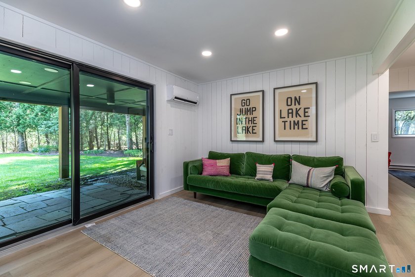 This 70s Modern home has been revamped to a 21st century - photo 11