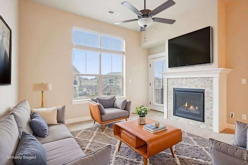 Easy living meets modern luxury in this stunning Landmark condo - photo 11