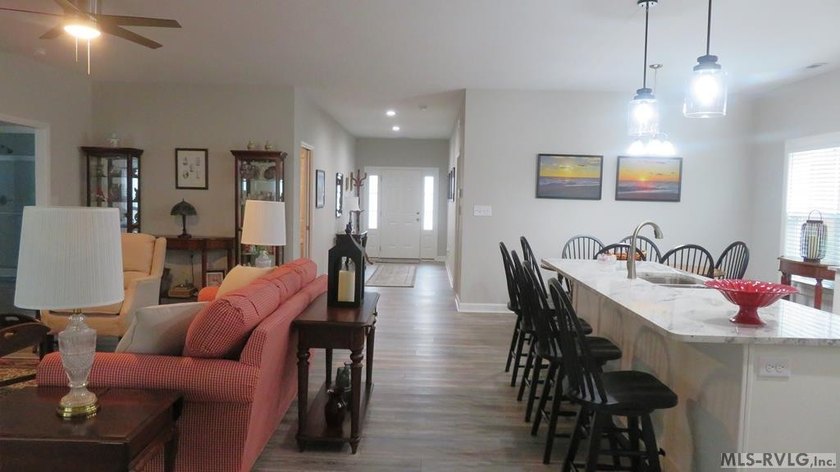 This beautiful 3-bedroom, 3-bathroom brick patio home is only - photo 13