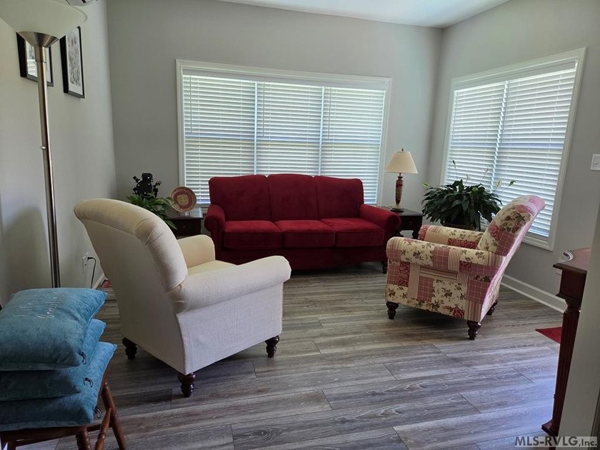 This beautiful 3-bedroom, 3-bathroom brick patio home is only - photo 15