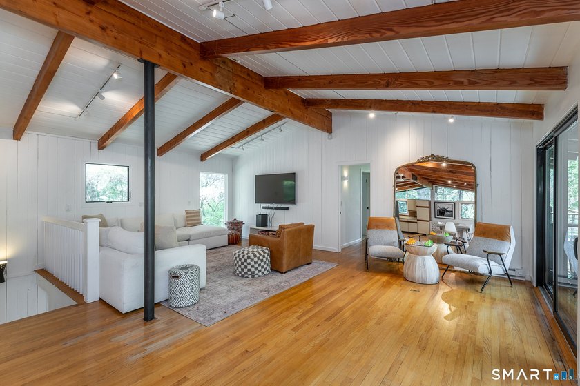 This 70s Modern home has been revamped to a 21st century - photo 21