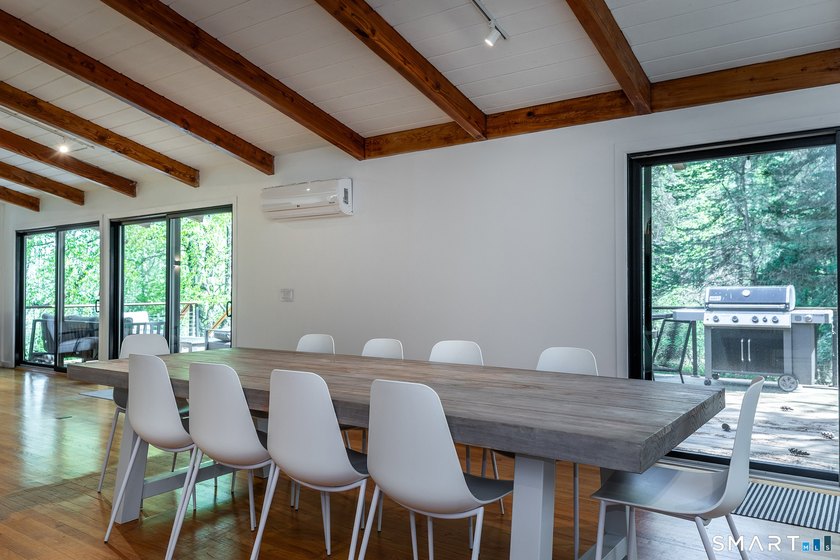This 70s Modern home has been revamped to a 21st century - photo 32