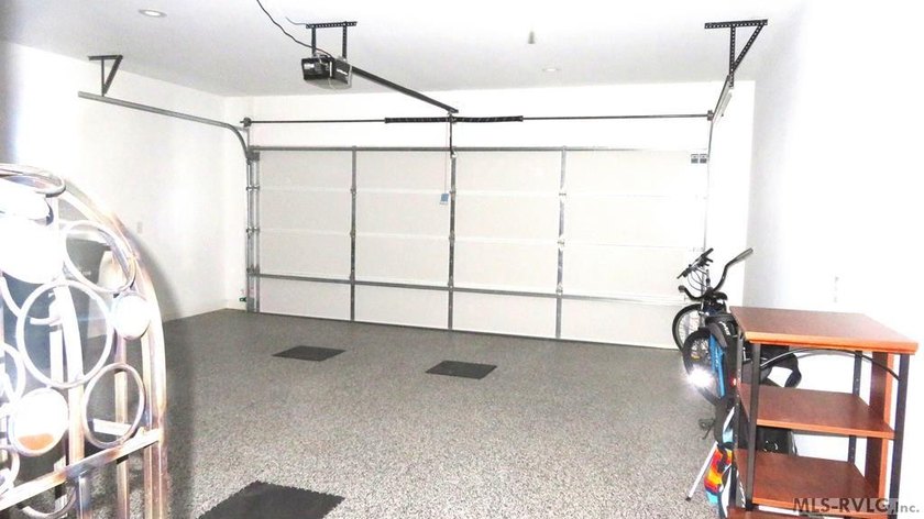 This beautiful 3-bedroom, 3-bathroom brick patio home is only - photo 33