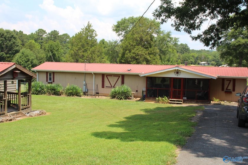 This is your chance for paradise on the lake, this home has it - photo 2