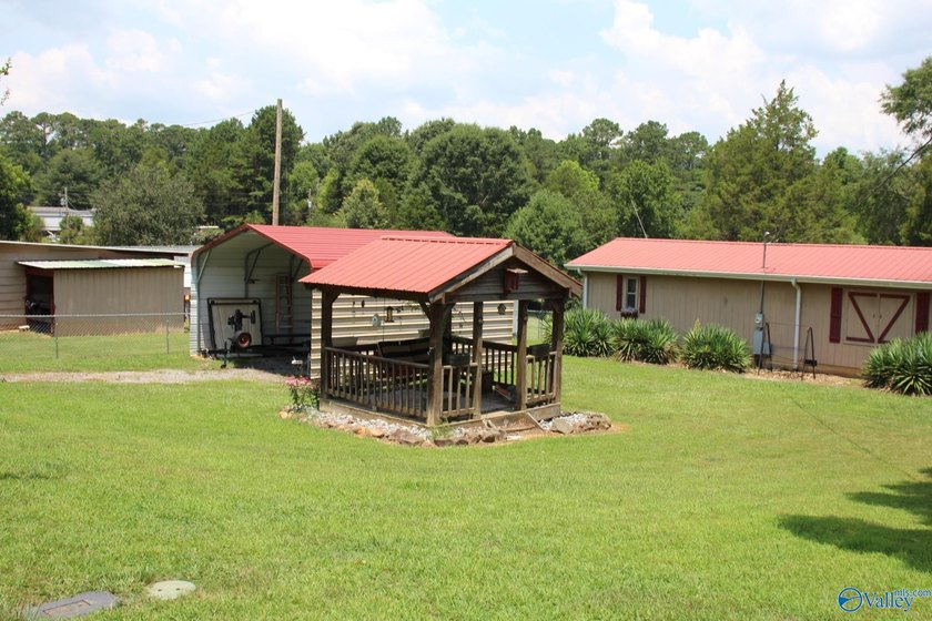This is your chance for paradise on the lake, this home has it - photo 4