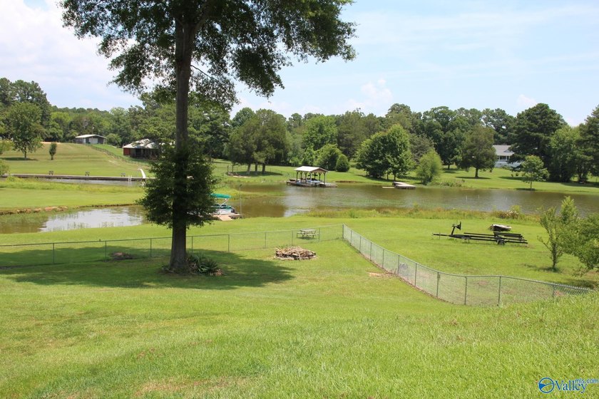 This is your chance for paradise on the lake, this home has it - photo 7