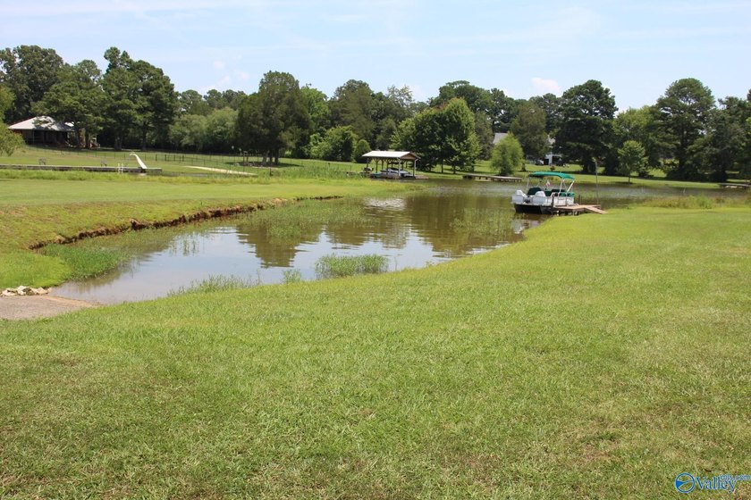 This is your chance for paradise on the lake, this home has it - photo 8