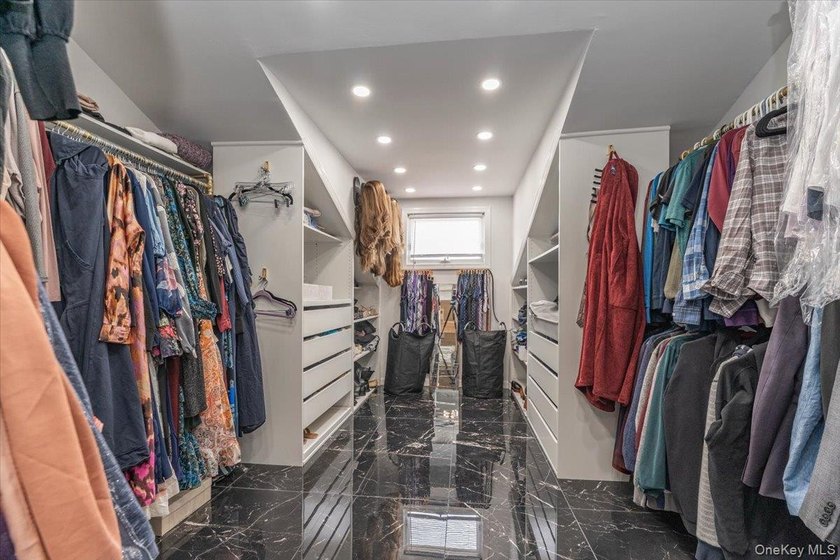 Welcome to this stunning 6-bedroom, 3.5-bath home on a beautiful - photo 12