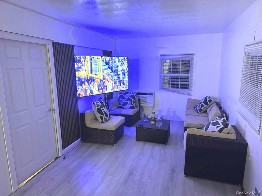 This charming 2-bedroom, 1-bath mobile home is located in a - photo 14