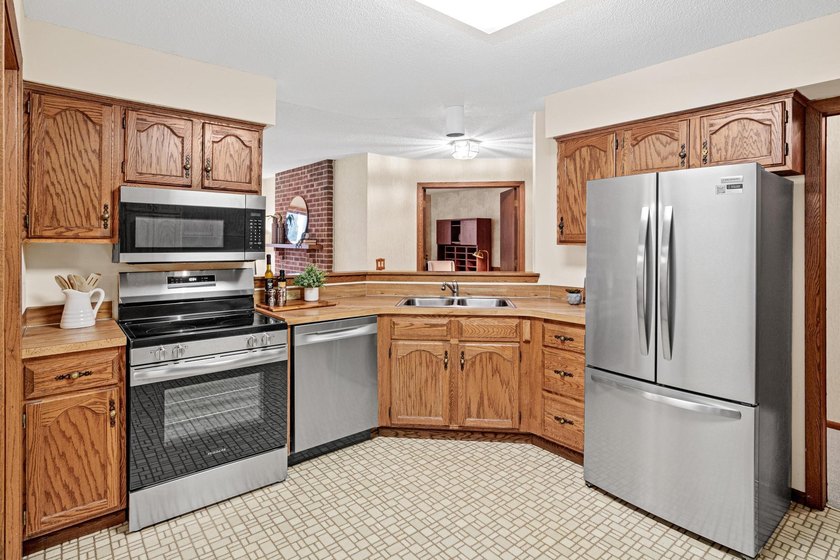Welcome home to this beautifully maintained condo within the - photo 9
