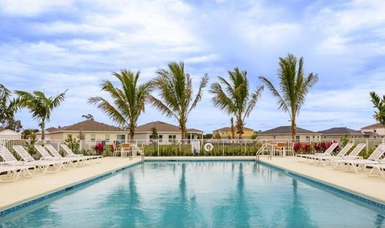 This immaculate Freshly painted 3-bedroom, 2-bathroom and a 2 - photo 39
