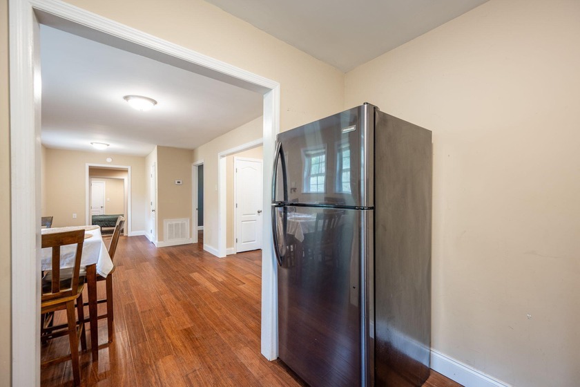 This cozy one level home offers easy living with an open layout - photo 8