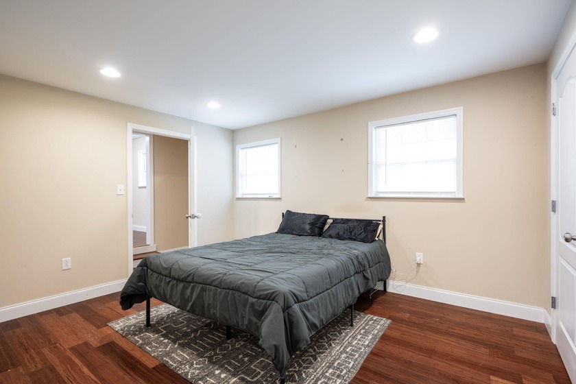 This cozy one level home offers easy living with an open layout - photo 9