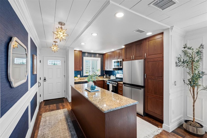 Welcome to waterfront living at its finest in the sought-after - photo 8