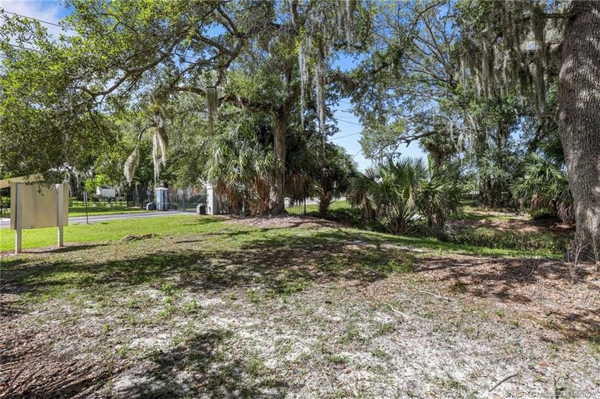 Affordable St Lucie RIVERFRONT lot with ocean access. Located in - photo 15