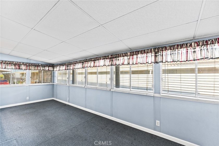 This is a beautifully remodeled home with 2 bedrooms and 2 - photo 21
