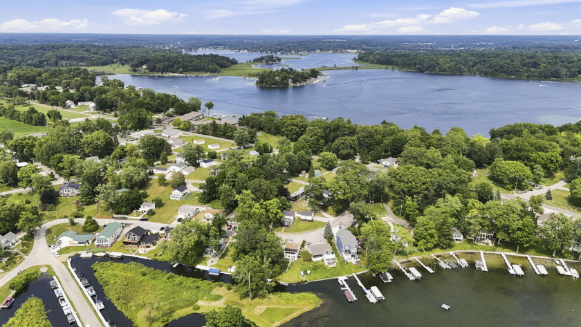 Lakefront Home in Fremont, Indiana for Sale on Jimmerson Lake - photo 45