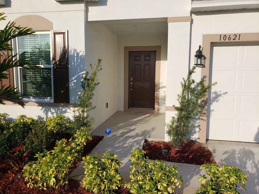 Lowest priced 4 bedroom home in Crosstown Commons. Upgraded - photo 4