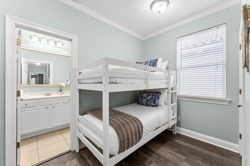 The Best Value in Villages of Crystal Beach. Fully furnished - photo 17