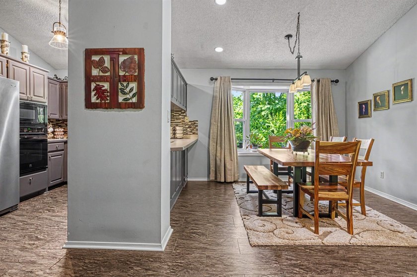 Back on Market--No fault of seller! 3 Bed | 2 Bath | 1,717 Sq - photo 3