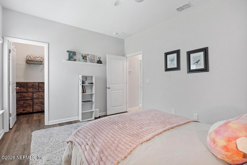 Welcome to 45 Lomond Court, a thoughtfully upgraded lakefront - photo 42