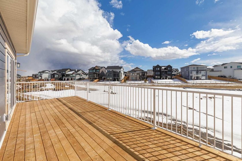 Welcome to this exceptional bungalow offering over 2,500 sq. ft - photo 33