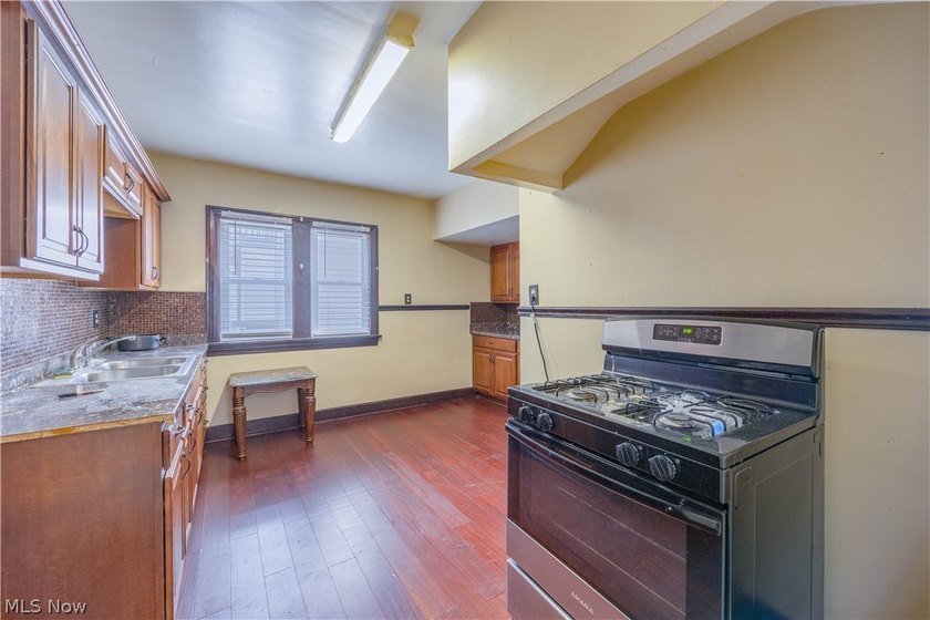 discover this beautiful maintained triplex, ideallly located - photo 7
