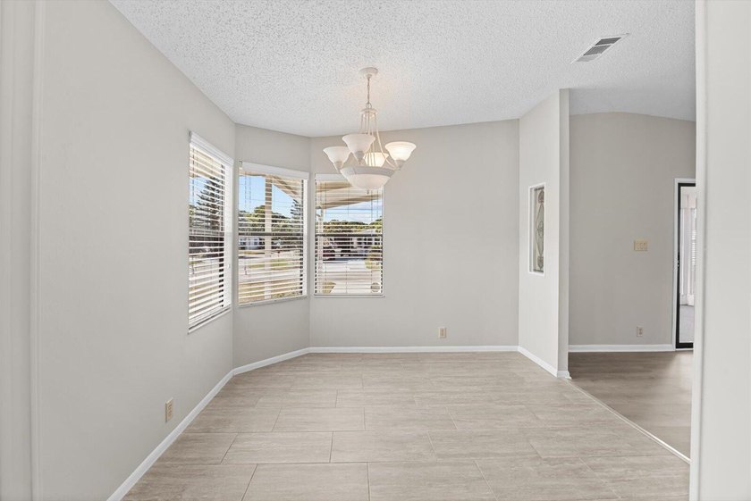 Spacious 2 bedroom, 2 bath home on a corner lot in the desirable - photo 13