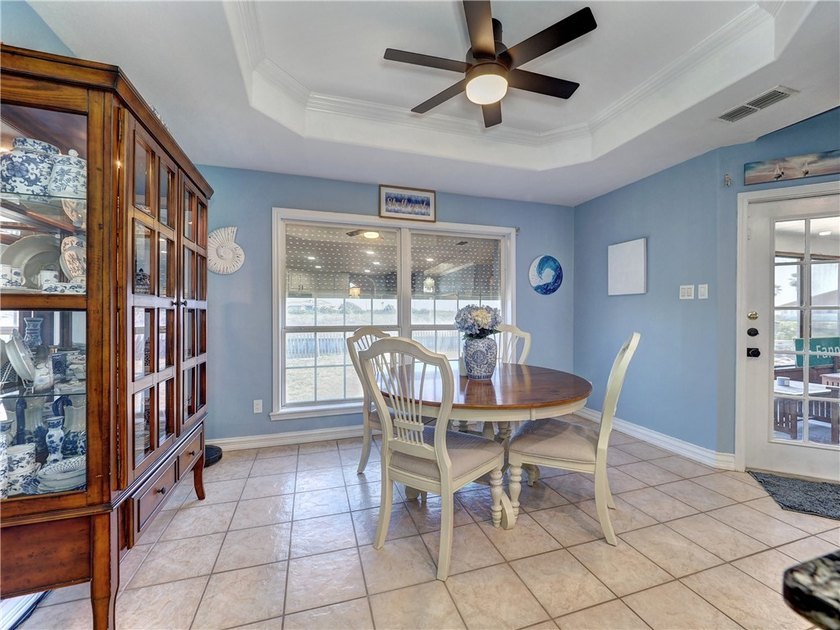 COME HOME TO THAT ISLAND VIBE!!!! This stunning, thoughtfully - photo 14
