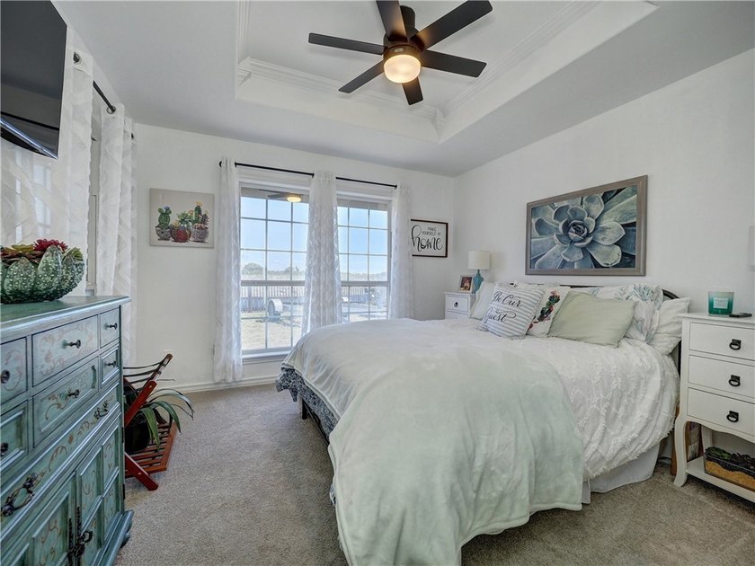 COME HOME TO THAT ISLAND VIBE!!!! This stunning, thoughtfully - photo 21