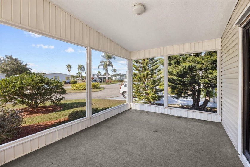 Spacious 2 bedroom, 2 bath home on a corner lot in the desirable - photo 23