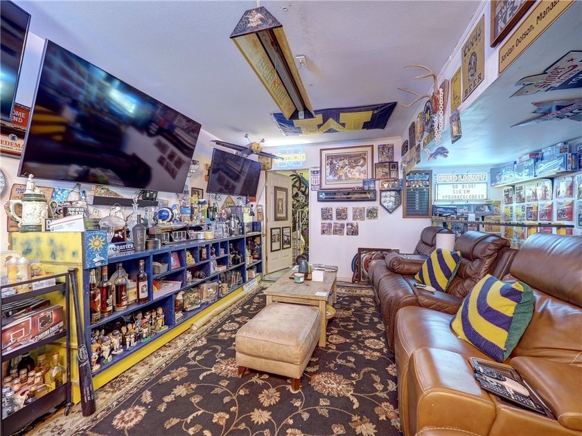 COME HOME TO THAT ISLAND VIBE!!!! This stunning, thoughtfully - photo 24