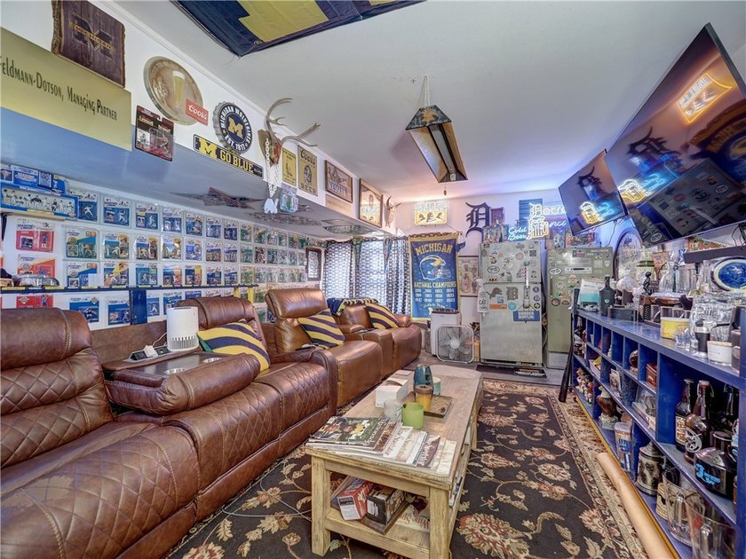 COME HOME TO THAT ISLAND VIBE!!!! This stunning, thoughtfully - photo 25