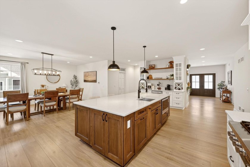 A Truly exceptional, fully reimagined home where modern luxury - photo 9