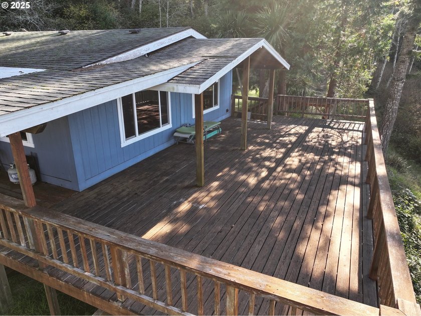 Discover this peaceful, exceptional property nestled in the - photo 4