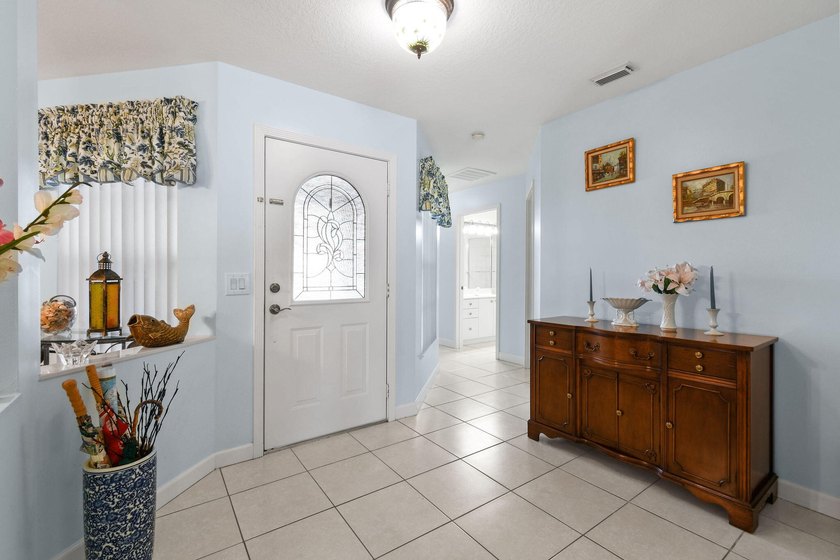 REDUCED! Spotless 3/2/2 POOL home in desirable Oleander Pines - photo 9