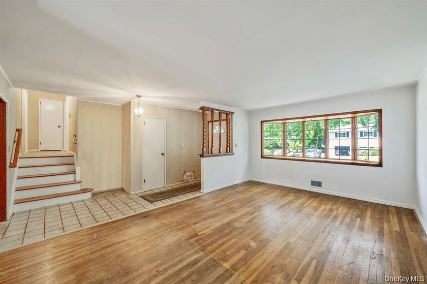 Welcome to 34 Grist Mill Ln. located in the desirable Halesite - photo 8