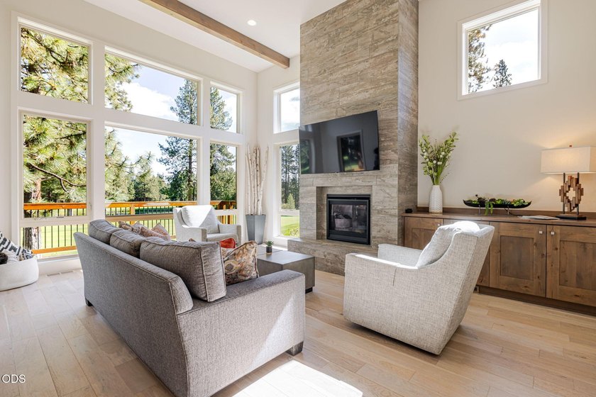 Fully furnished and lightly lived in, this luxury Milepost 1 - photo 6