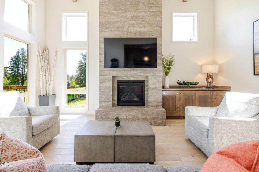Fully furnished and lightly lived in, this luxury Milepost 1 - photo 7