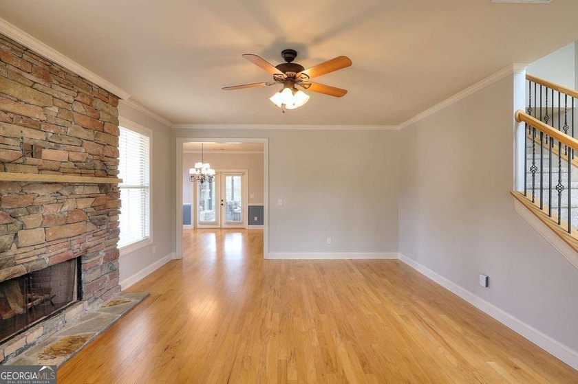 BACK ON THE MARKET AT NO FAULT TO SELLER! Welcome to this - photo 9