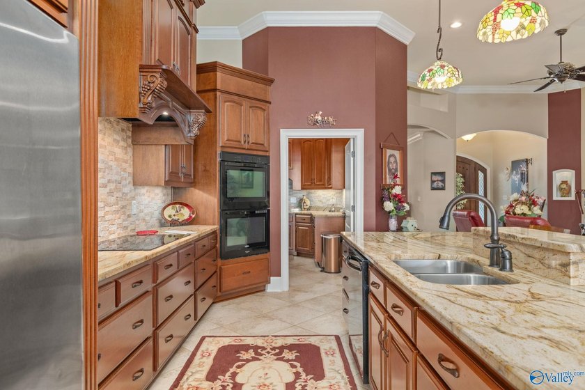 Stunning custom-built 3-bedroom, 2 bath home with beautiful - photo 9