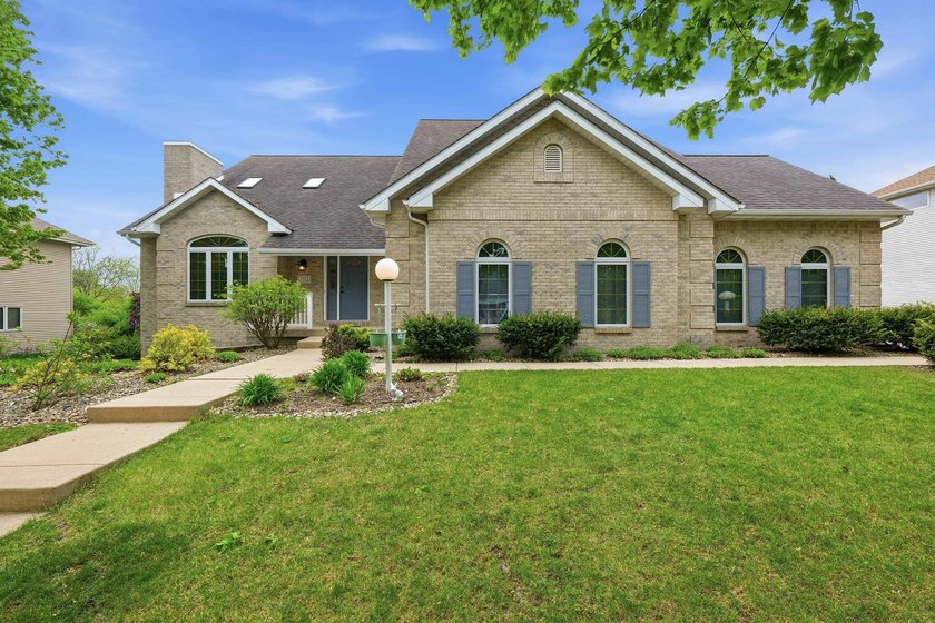 Ready to play through? This exceptional property on the 5th - photo 3