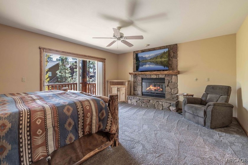 Beautiful Log-Style Mountain Home in prime Castle Glen Big Bear - photo 22